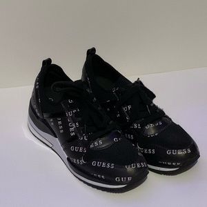 Black&White Guess Shoes